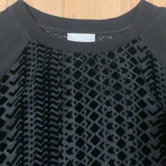 Addison Geometric Pattern Silk Sleeve Top - Picture 3 of 8